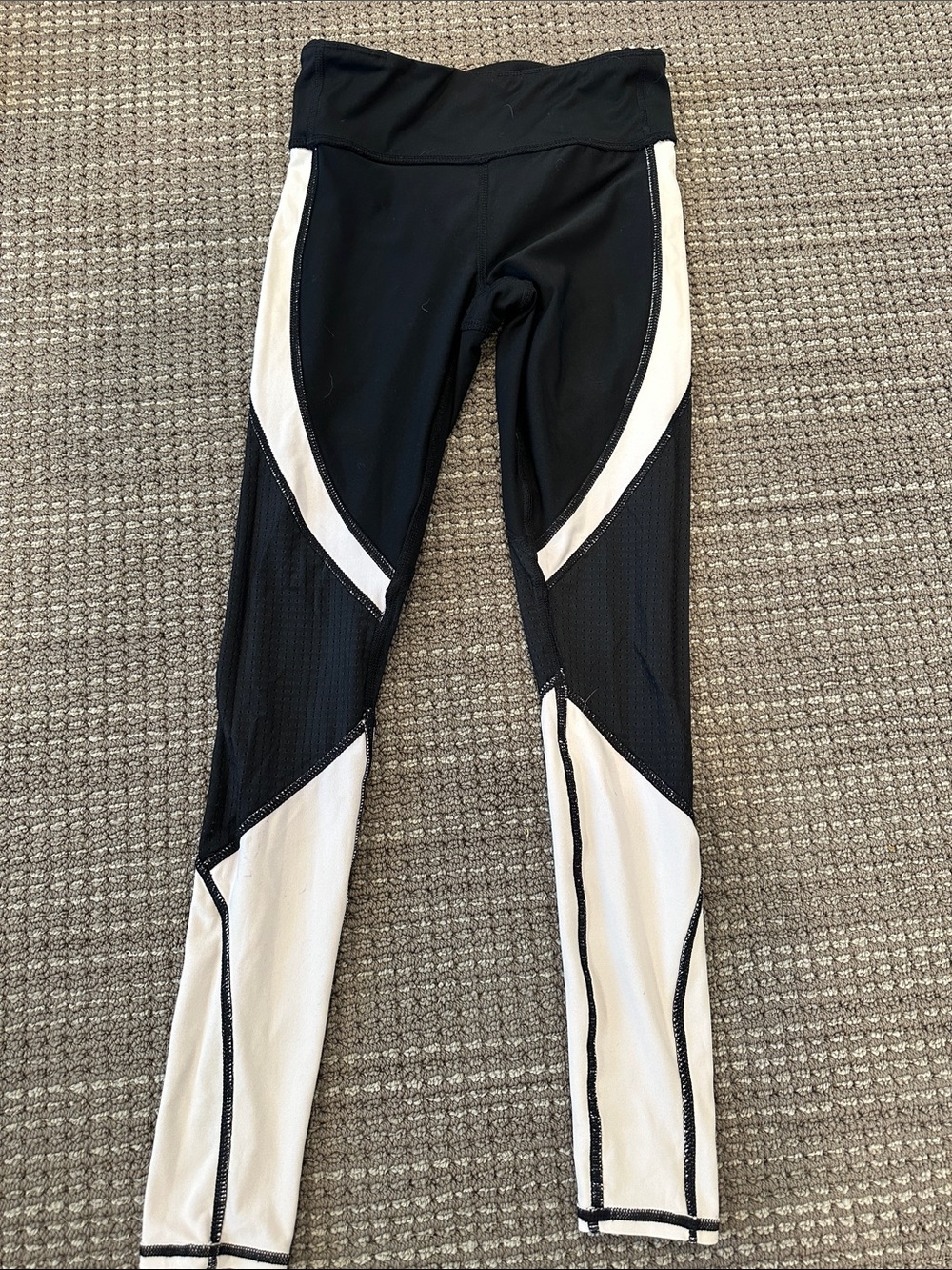 Women’s Black and Pink Colorblock Performance Leggings